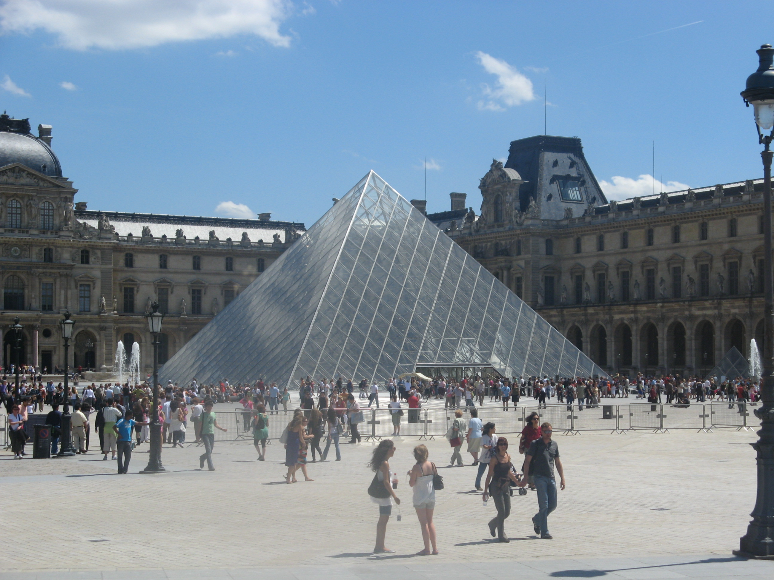 Louvre on yksi maailman vanhimmista museoista ja kolmanneksi suurin pinta-alaltaan. Kuva: Margarita Pehkonen