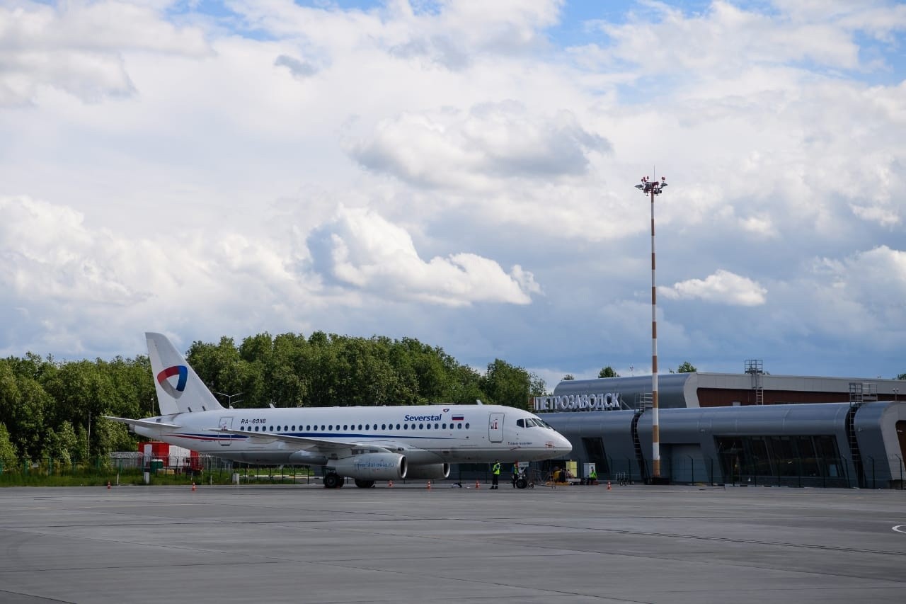 Petroskoin lentoaseman reittikartalle on ilmestynyt kaksi uutta lentoreittiä. Tänä vuonna Petroskoista suoritetaan lentovuorot Jekaterinburgiin ja Magasiin. Kuva: Petroskoin lentoaseman VKontakte-sivu