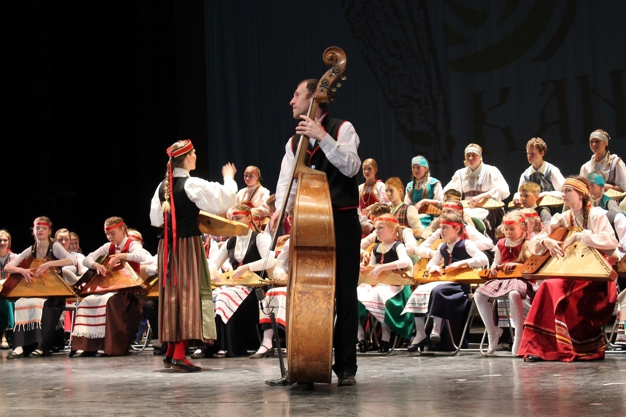 Lokakuun lopussa Petroskoi kerää kansansoittimien orkestereja ja yhtyeitä eri puolilta Venäjää. 6+. Kuva: Kansantaiteen ja kulttuurialoitteiden keskuksen VKontakte-sivu
