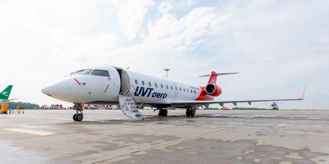 Vuoroja lennetään 50 paikallisella CRJ-200-lentokoneella. Kuva: UVT Aero -lentoyhtiön nettisivu