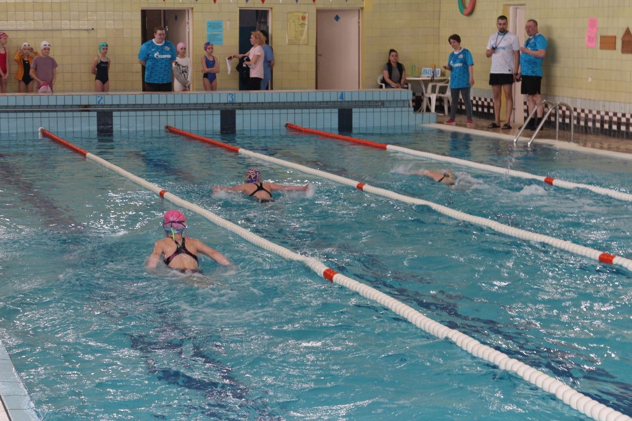 Uinti sopii hyvin kaikenikäisille harjoittelijoille terveydentilasta riippumatta Kuva: Suojärven urheilukoulun VKontakte-sivu