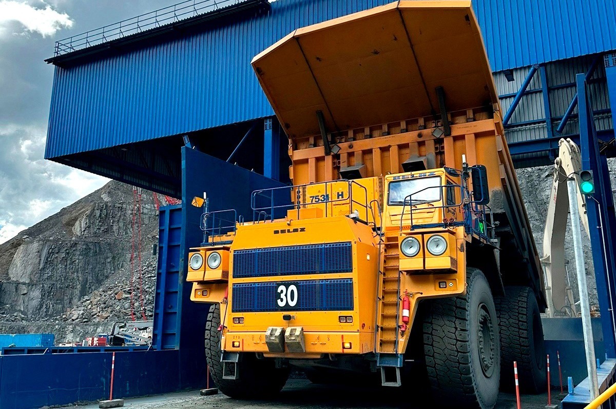 Kostamuksen malminrikastamo on hankkinut 27 Belaz-kippiautoa. Niiden kantavuus on 24 tonnia. Kuva: kaivosvälineiden valmistaja Belaz