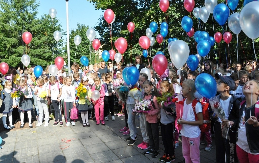 Ensi lukuvuonna koulutiensä aloittaa 3 600 lasta. Kuva: Petroskoin kaupunginhallituksen VKontakte-sivu